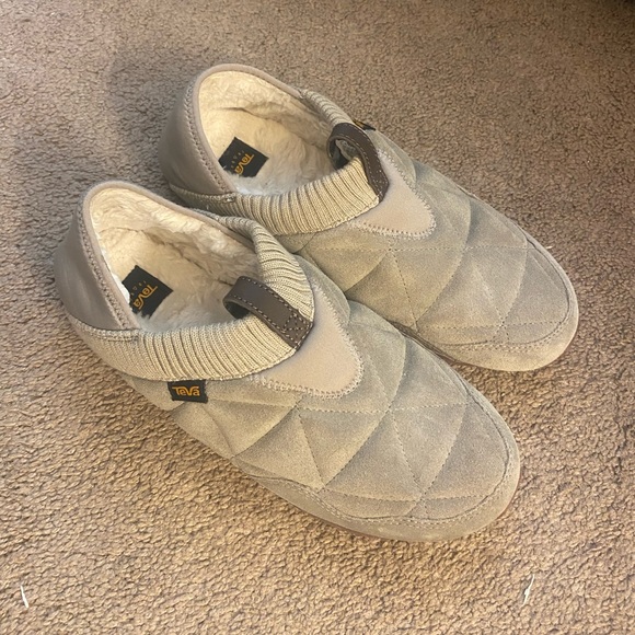 Teva ReEMBER Men’s Slip On Slippers Fur Lined Grey - Picture 2 of 4